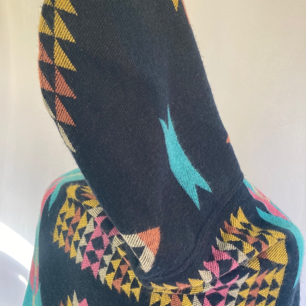 Beautiful Hooded Native Print Poncho - Picture 14 of 15